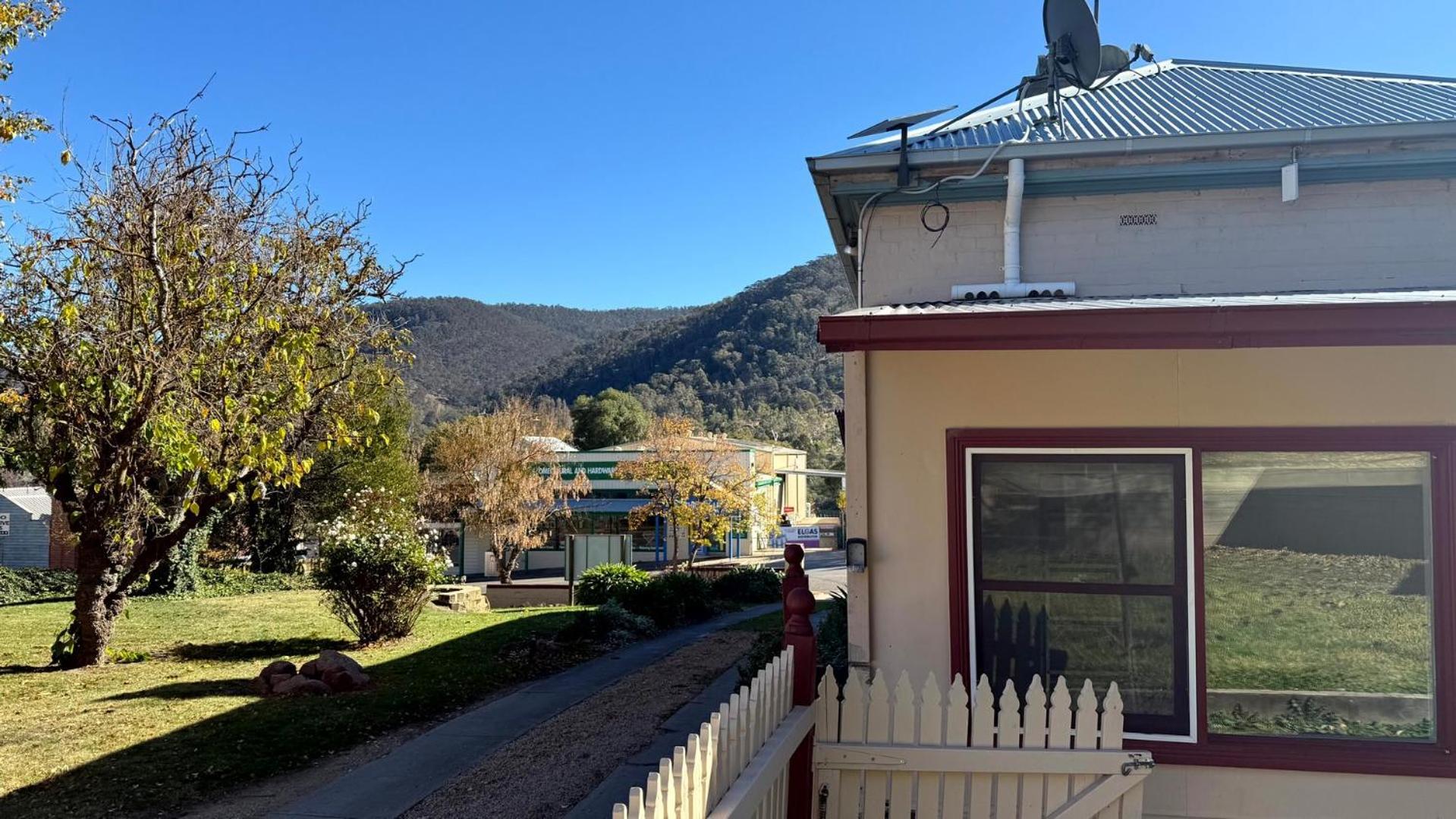 Colonial Bank Motel Omeo Exterior foto