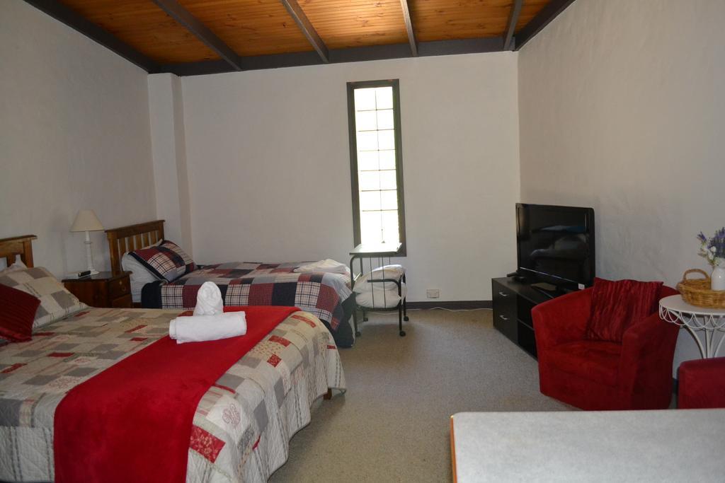 Colonial Bank Motel Omeo Habitación foto