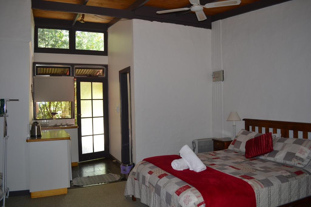Colonial Bank Motel Omeo Habitación foto